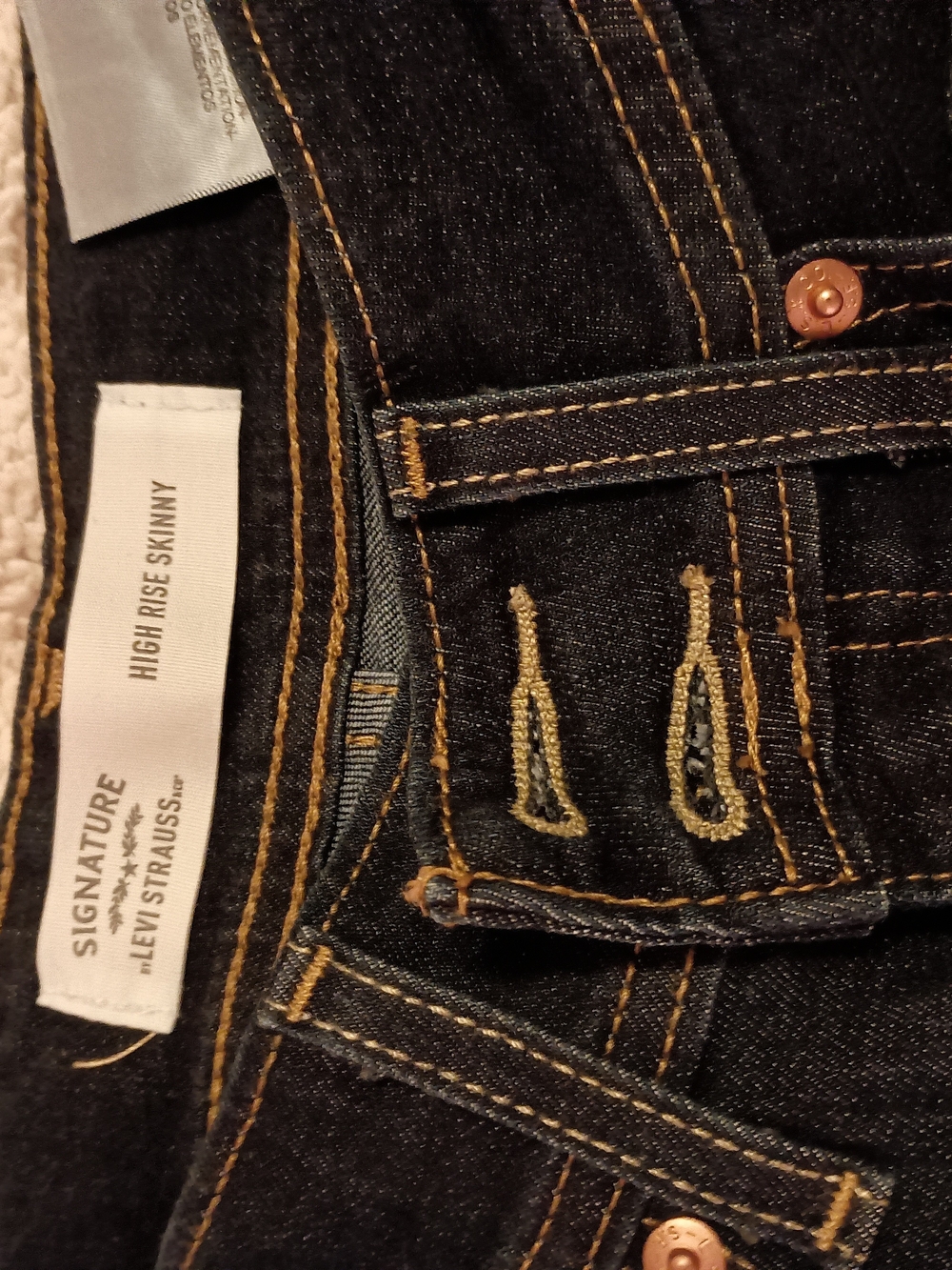 Signature High Rise Skinny Jeans in Dark Indigo